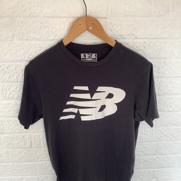 New Balance Crew Neck T Shirt - Size M - Black & White - Cotton - P2P 21โ - Picture 4 of 7